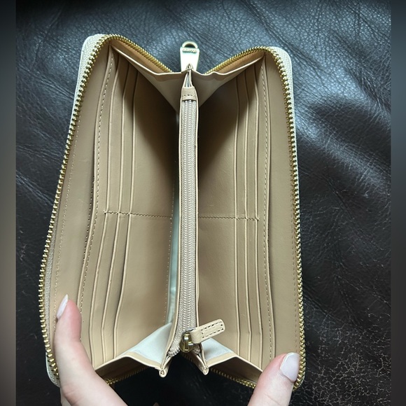 Brahmin Clutch/wallet - Picture 2 of 3